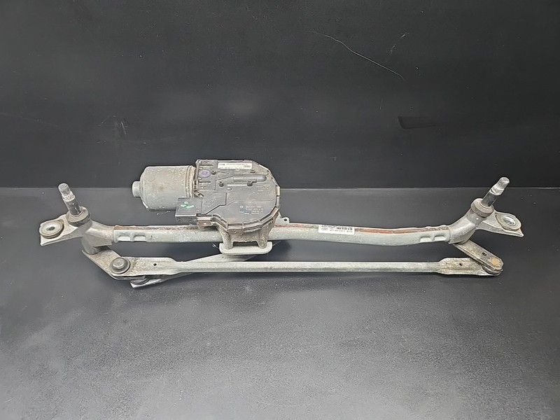 2011 - 2018 AUDI A8L QUATTRO FRONT WINDSHIELD WIPER WASHER LINKAGE W/ MOTOR OEM