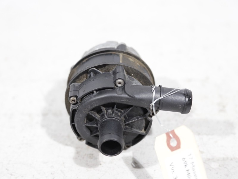 2017 - 2020 MASERATI LEVANTE M161 ENGINE COOLANT AUXILIARY WATER PUMP OEM