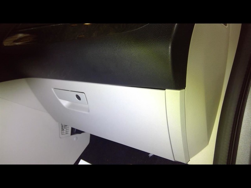 CARAVAN 2016 Lower Gray Glove Box 1535891