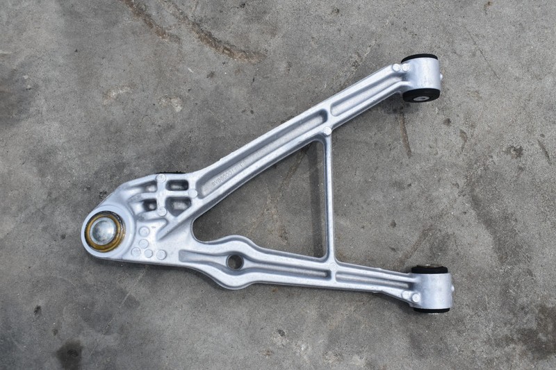 1997-04 CORVETTE C5 LH DRIVER SIDE REAR LOWER CONTROL ARM 10233635 OEM *USED*