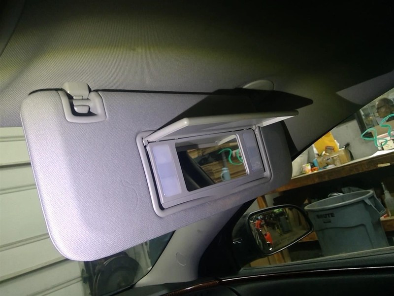 Passenger Right Sun Visor With Illumination Fits 04-05 08-12 MALIBU 1749728