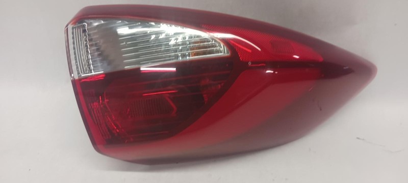 16-'18 HYUNDAI TUCSON Left driver outer Taillight incandescent OEM Grade A!