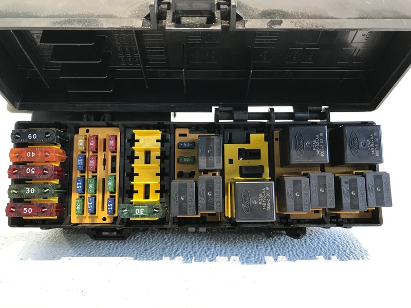 98-01 Ford Explorer Fuse Box Relay Unit Module OEM