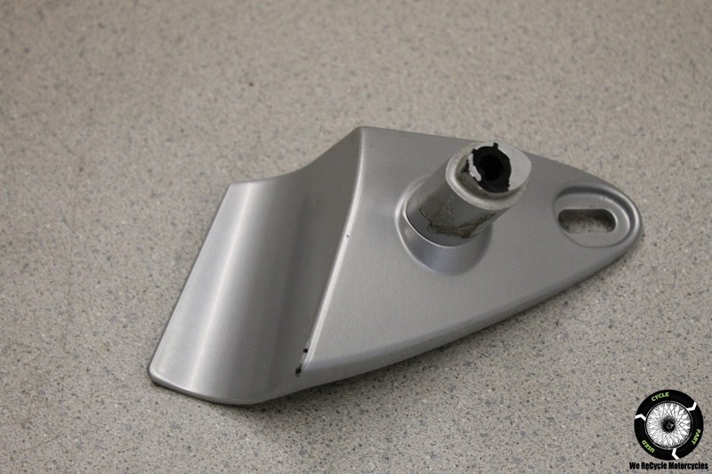 1998 BMW R 1100 FRONT LEFT TURN SIGNAL MOUNT BRACKET OEM 1100R R1100R 98