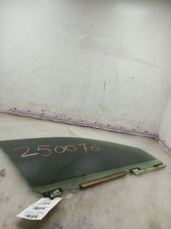 01 02 03 04 05 LEXUS IS300 FRONT PASSENGER RIGHT DOOR GLASS