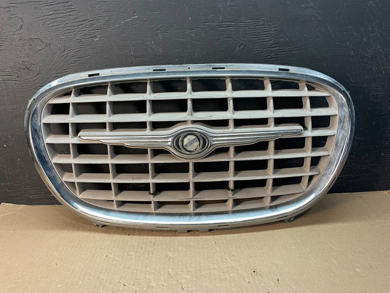 2002 - 2004 Chrysler Concorde Front Upper Grille Grill AE3330 DG