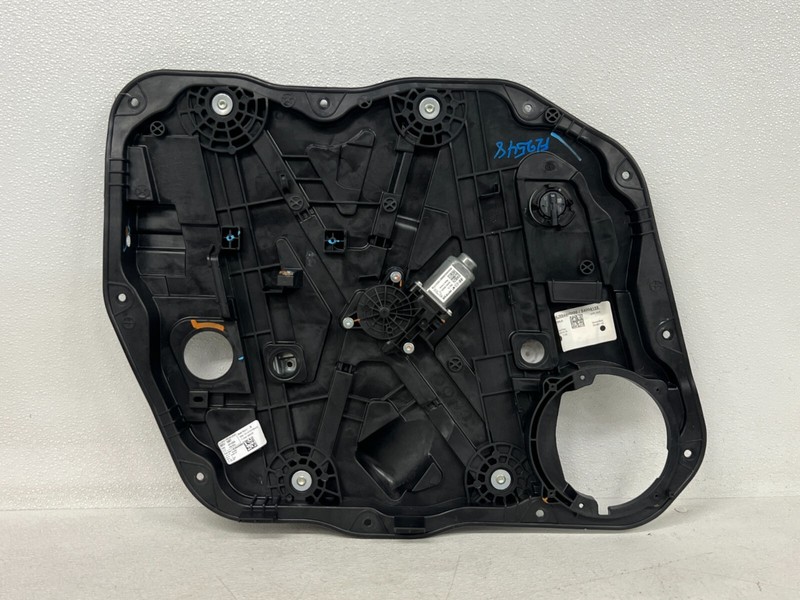 ⭐2022-2024 HYUNDAI SANTA CRUZ FRONT LEFT DOOR WINDOW REGULATOR PLATE OEM LOT2548