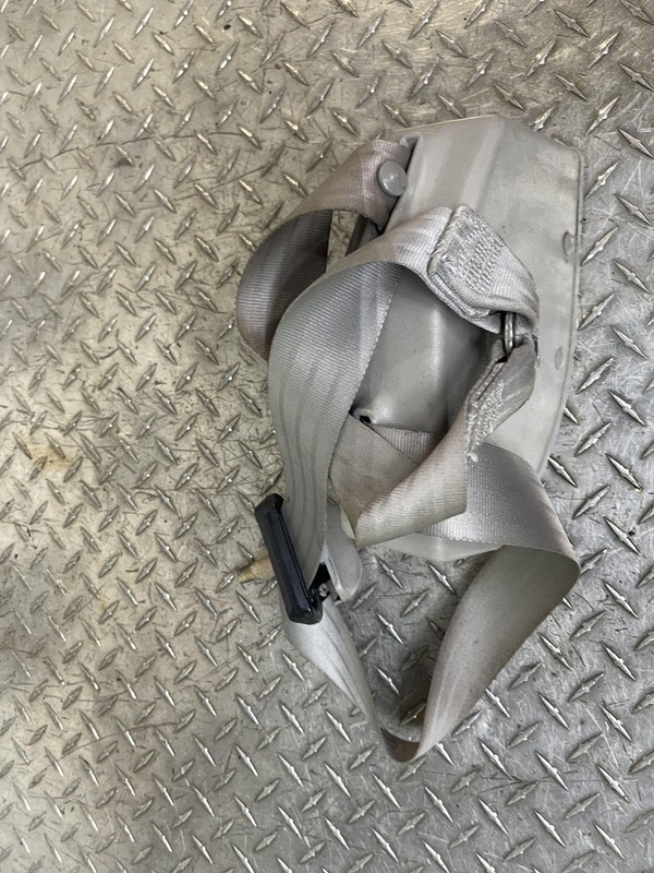 1988-1998 Chevrolet Truck Silverado C1500 C2500 Front Passenger Seatbelt Oem