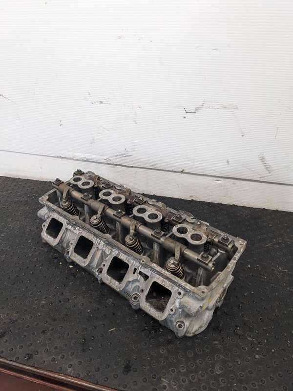 Passenger Right Cylinder Head 5.7L Fits 09-15 300 1193080