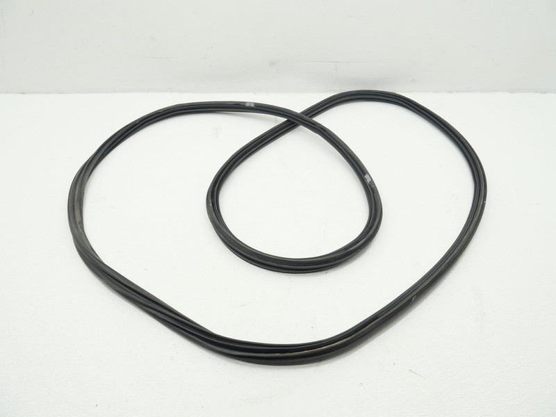 2009-2020 Nissan 370Z Z34 Rear Trunk Deck Lid Weather Strip Seal Rubber 90830-1E