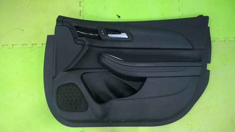 13-16MALIBU LT PASSENGER RIGHT FRONT INTERIORDOOR PANEL OEM 2505-89