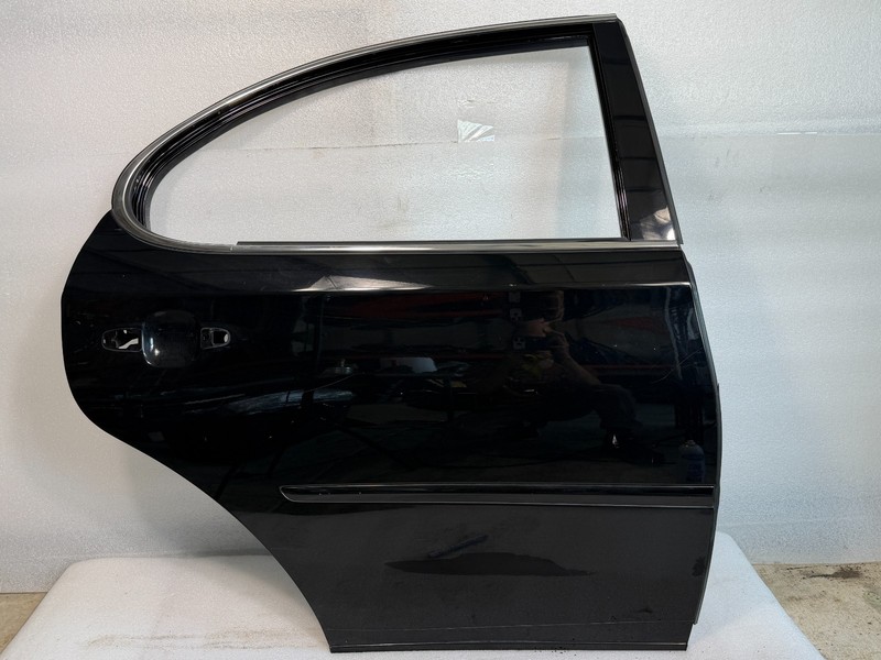 2004-2006 Lexus ES330 RIGHT REAR PASSENGER DOOR SHELL OEM BLACK #020
