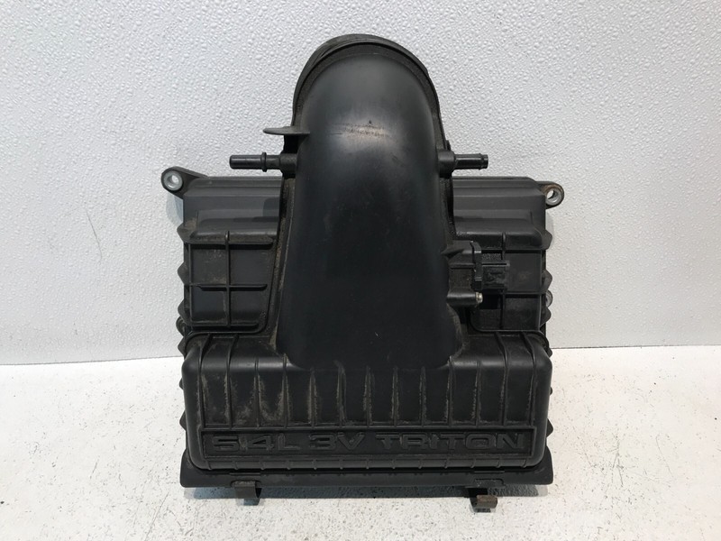 05-06 FORD EXPEDITION AIR INTAKE CLEANER FILTER BOX 5.4L V3 TRITON OEM