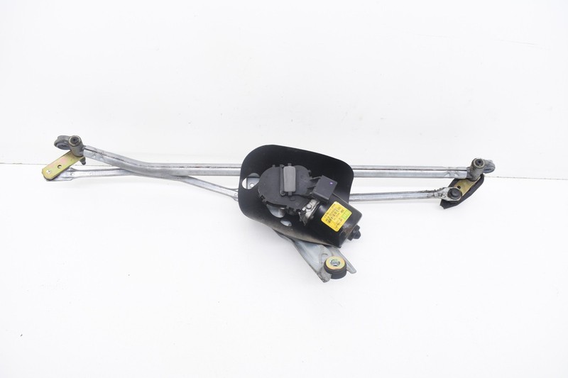 2006 Mini Cooper S R52 Windshield Wiper Transmission Linkage With Motor OEM KW87