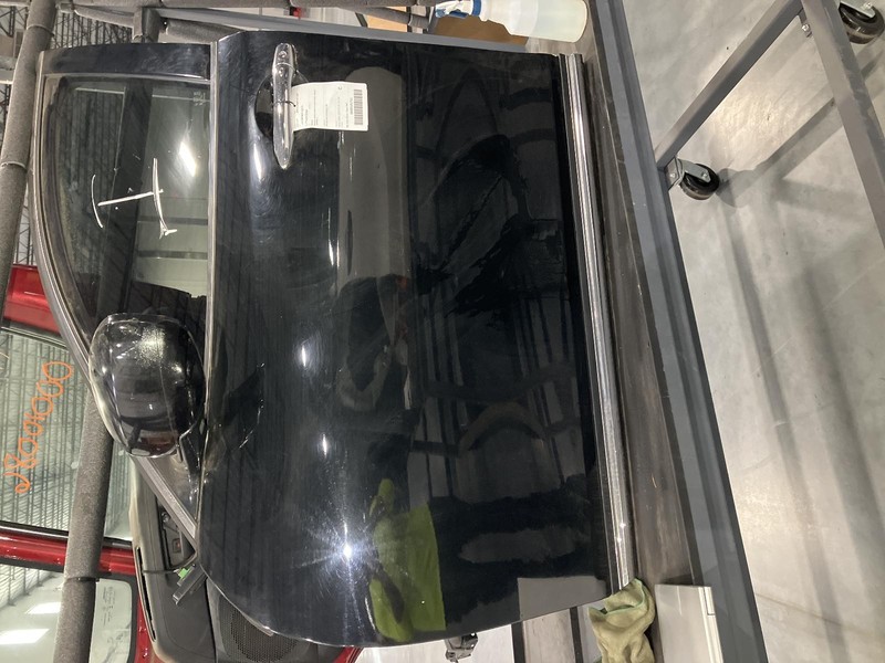 2014 INFINITI QX70 Left Front Door Black 627148 128K Miles Used