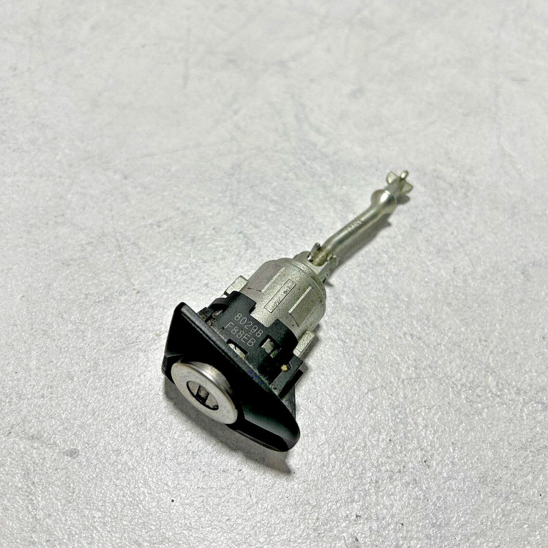 2018 - 2024 TOYOTA CAMRY FRONT LEFT DRIVER SIDE DOOR LOCK CYLINDER HANDLE OEM