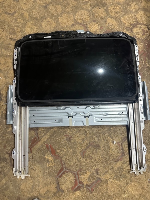 2015 - 2016 BMW 428I F36 GRAN COUPE SUNROOF MOONROOF ASSEMBLY OEM 7275634 *tar