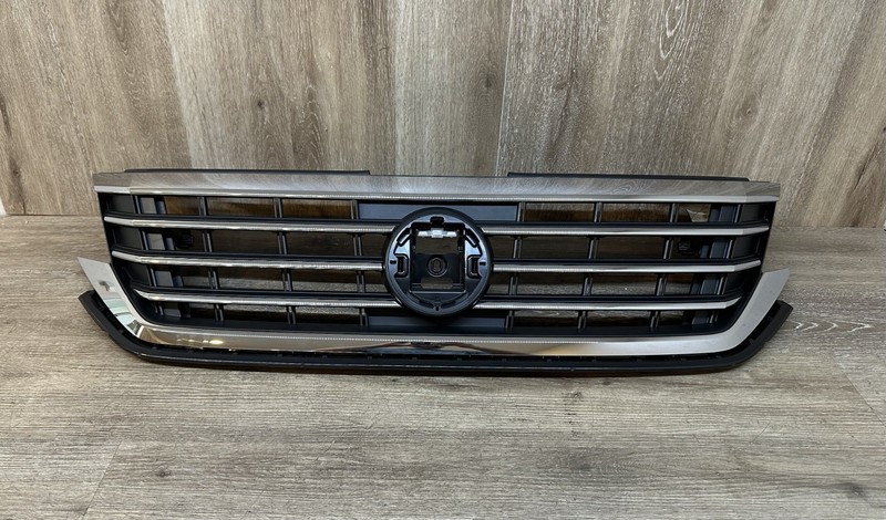 2020-2022 VW PASSAT CHROME GRILLE ASSY OEM PART #561.853.651.BD