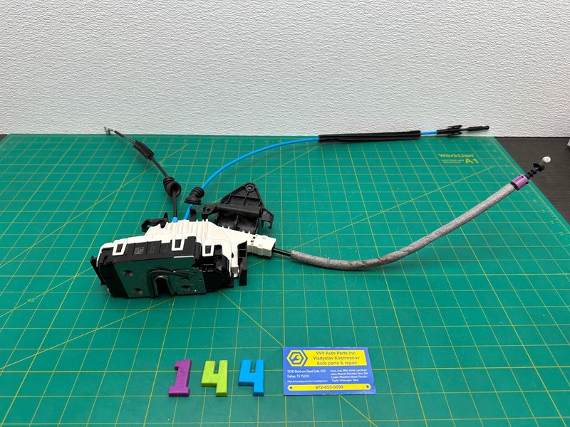 08-14 Mercedes C-class W204 REAR RIGHT DOOR LOCK LATCH ACTUATOR OEM