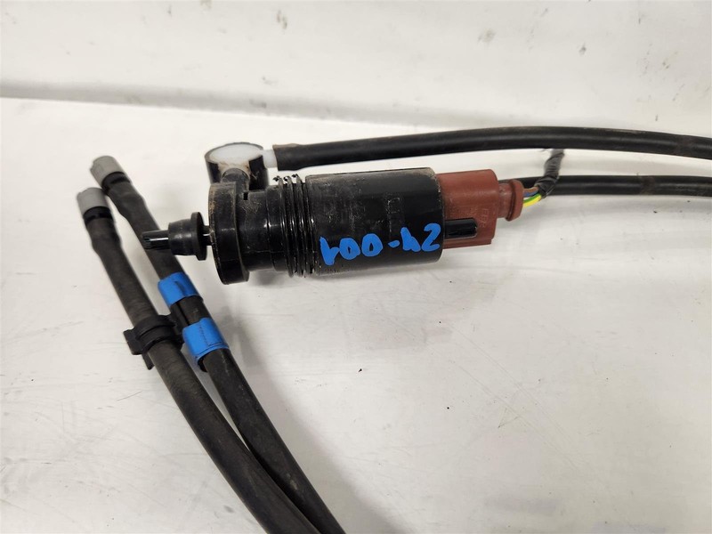 2017 Range Rover Sport Windshield Washer Tank Pump Lr037573