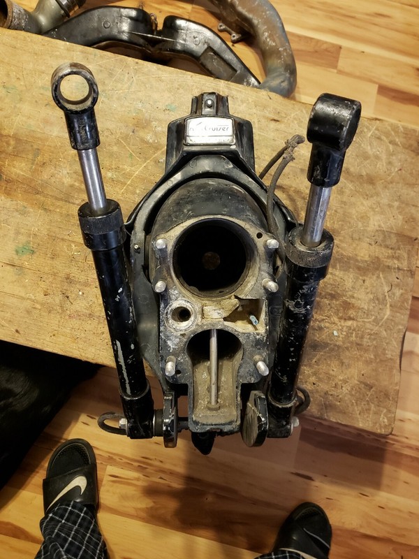 MERCRUISER DRIVE TRANSOM,GIMBAL RING CYLINDER pre alpha
