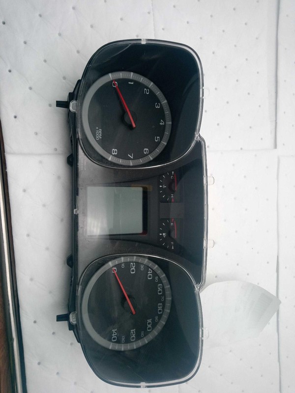 2013 GMC Terrain Speedometer Gauge OEM Gold 121K Miles NJ25-28289-719652