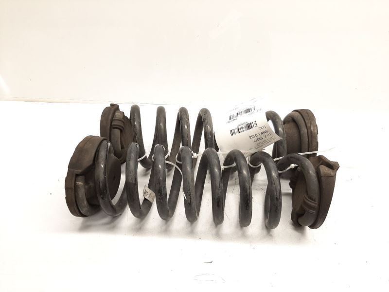 Range Rover Velar L560 Rear Suspension Coil Springs Left Right Pair LR090648