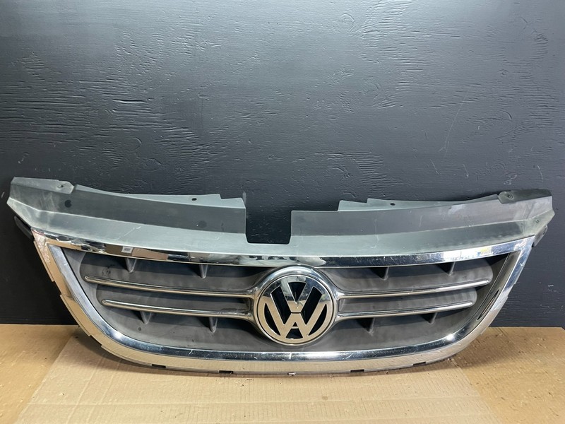 2009 to 2014 Volkswagen Routan Front Upper Grill Grille OEM AB7654 DG