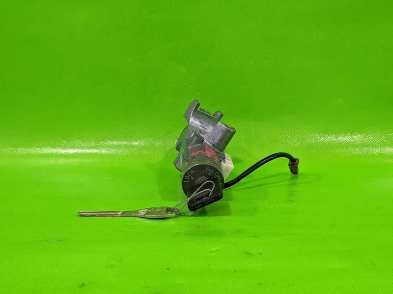 12 13 VERSA IGNITION SWITCH CYLINDER HOUSING W/KEY OEM 3962-5
