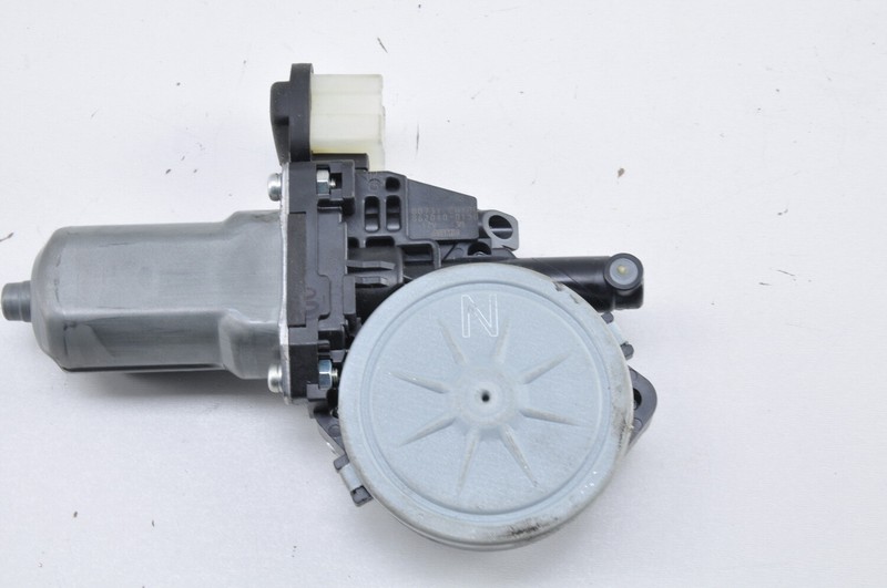 INFINITI G37 Front Left LH Door Window Motor OEM 2009 - 2013 *
