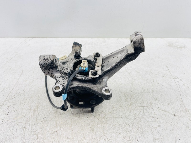 1991–1996 Chevrolet Corvette C4 OEM Front Right Steering Knuckle Hub