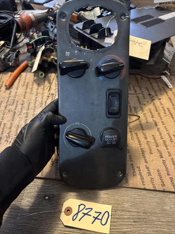 Freightliner Columbia Sleeper Control Panel P/N 22-46623-008