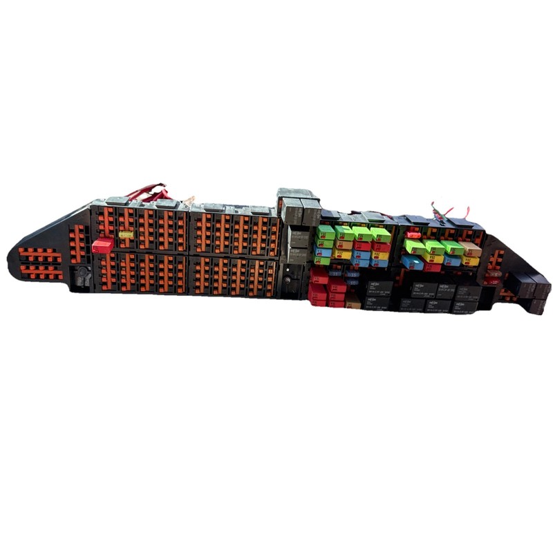 INTERNATIONAL FUSE / RELAY BLOCK - P/N: 10970916 D