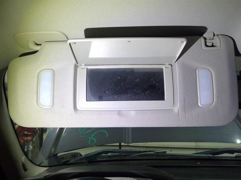 Driver Left Sun Visor Illuminated Fits 07-14 ESCALADE 1762449