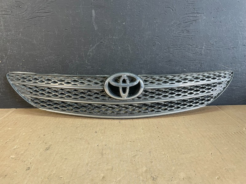 2002 2003 2004 Toyota Camry Front Upper Grill Grille OEM AD5779 DG