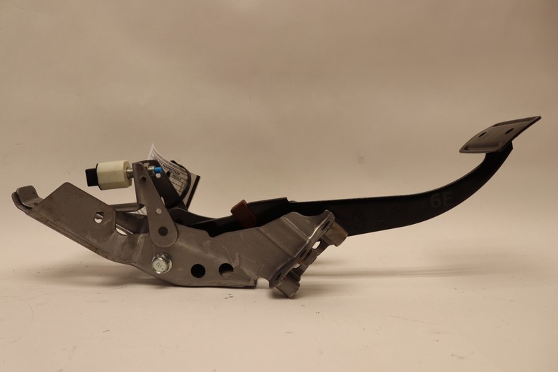 2022-2023 SUBARU WRX A/T PARK PARKING BRAKE STOP PEDAL W/ SENSOR OEM