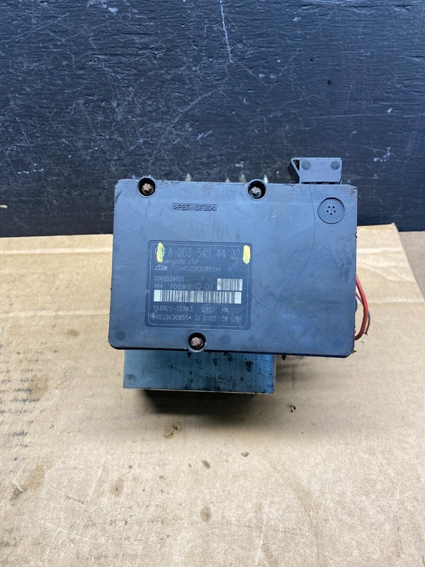 2000 to 2007 Mercedes W203 C320 ABS Anti Lock Brake Pump Module AD7598 DG