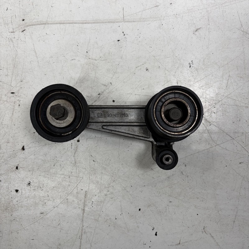 98 Isuzu Rodeo Amigo 2.2 Idler Pulley & Bracket X22SE 8904117630 OEM