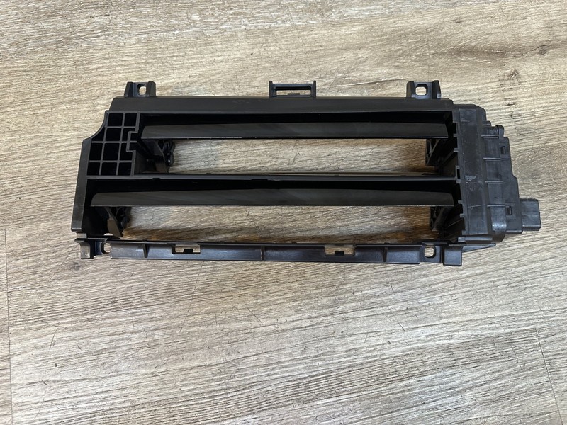 2016-22 HYUNDAI IONIQ LEFT SHUTTER GRILL AIR FLAP OEM PART # 86961-G2000