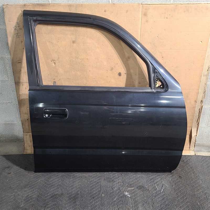 96-02 Toyota 4Runner Right Passenger Front Door W/Glass Rh Front Aa7487