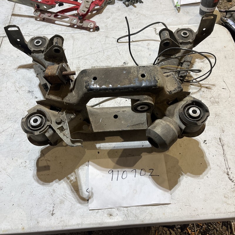 1996- 1999 BMW 318I 320I 323I E36 Rear Sub Frame Axle Carrier Cradle Mount OEM