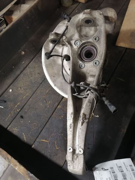 Passenger Right Front Spindle/Knuckle Fits 11-18 PORSCHE CAYENNE 1254151