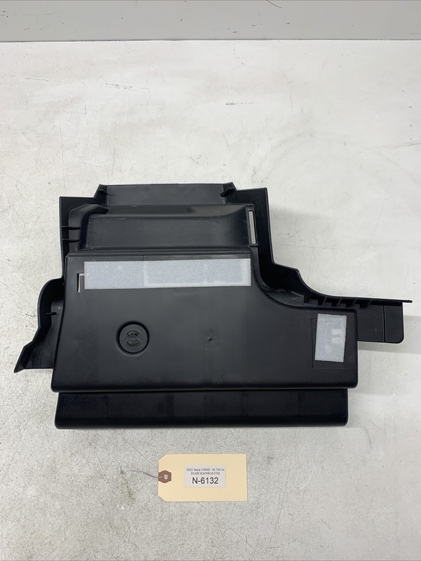 Rear Left Trunk Floor BracketFor 17-22 Tesla Model 3 1470967-00-B 6132 U16