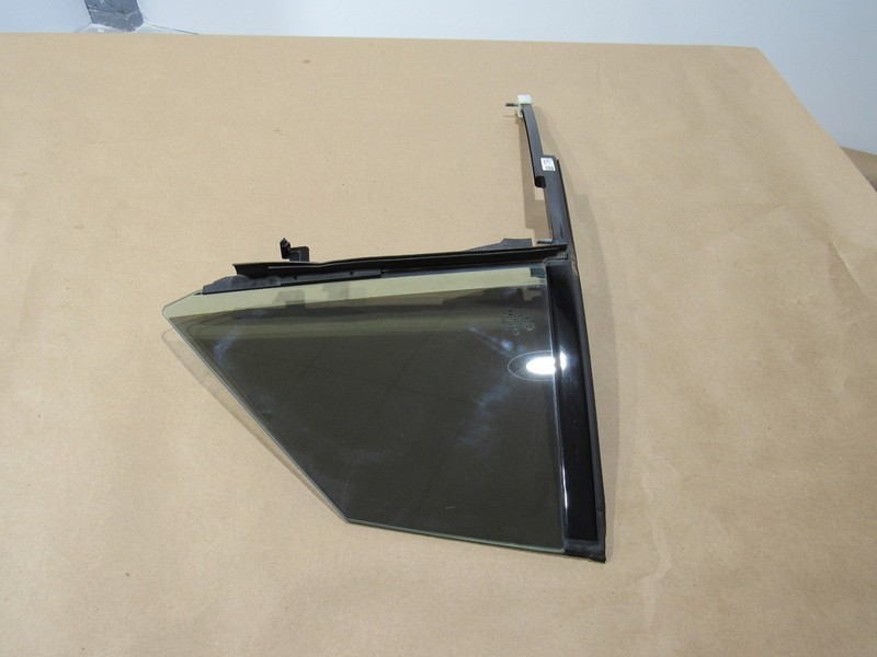 18-21 Mercedes GT 63 X290 2019 Rear Left Driver Door Vent Window Glass :A