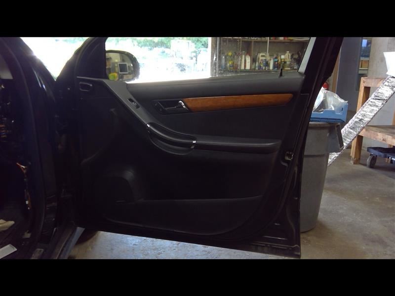 2007 R320 Passenger Right Front Door Trim Panel 1432712