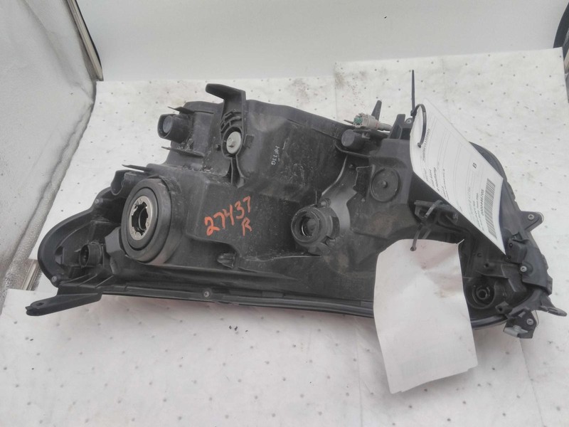 Used Right Headlight Assembly fits: 2018 Toyota Rav4 halogen Right Grade B
