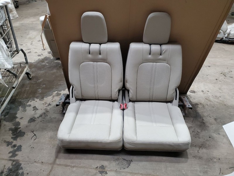 MKT 2010 Third Seat Station WagonVan 295703
