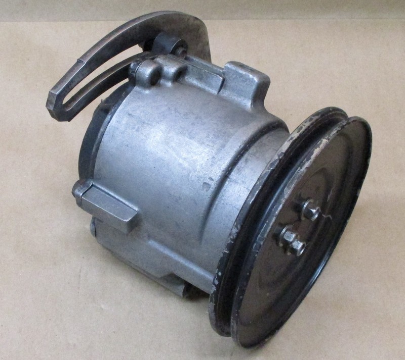 1986-93 FORD MUSTANG SMOG AIR PUMP 612R-7801153 W/PULLEY E4ZE-9B447-AA & BRACKET