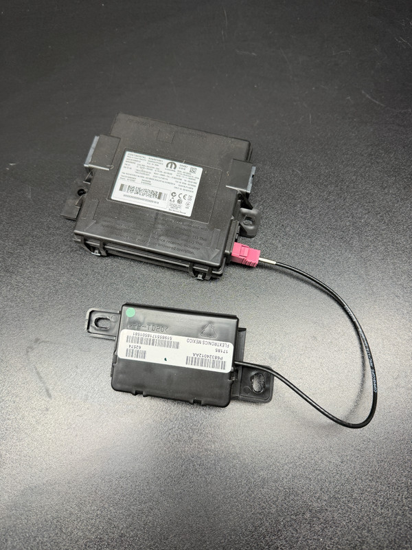 2018 - 2025 ALFA ROMEO STELVIO KEYLESS ENTRY CONTROL MODULE UNIT OEM 50561911