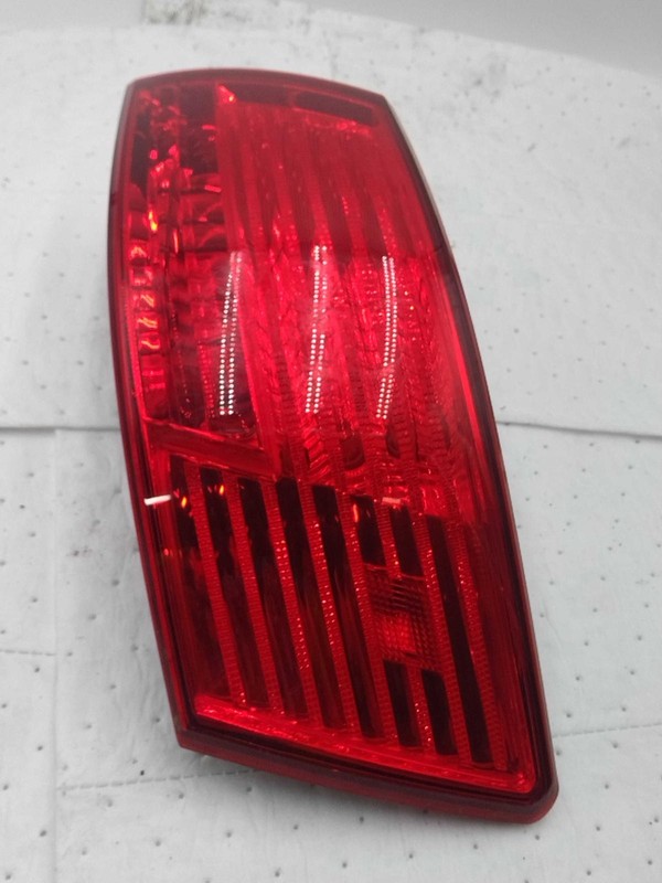 2009-2010 Hyundai Sonata Right Tail Light Assembly Silver OEM Used 26273